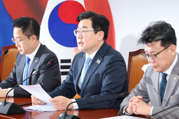 11일 더불어민주당 박찬대 원내대표가 서울 여의도 국회에서 열린 원내대책회의에서 발언하고 있다. /사진=연합뉴스