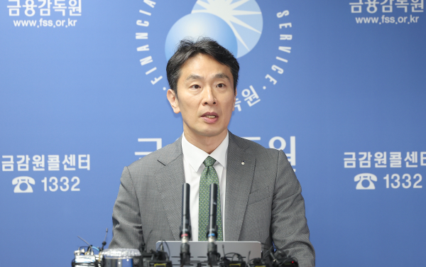 이복현 금융감독원장이 24일 서울 여의도 본원에서 열린 기자 간담회에서 발언하고 있다/ 사진 = 연합뉴스