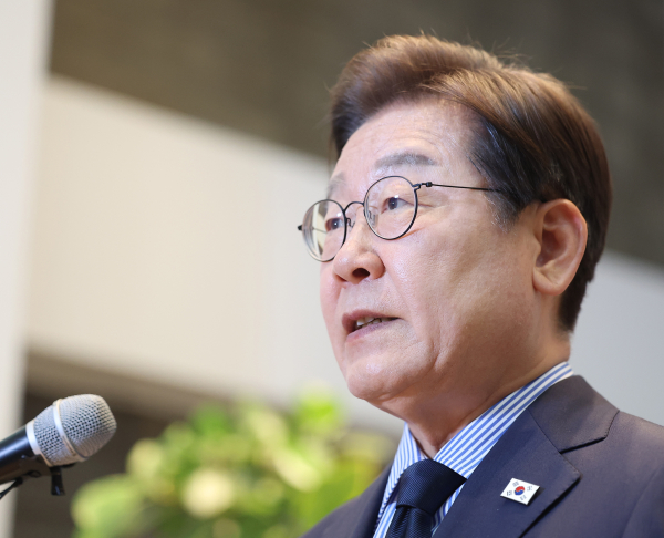 더불어민주당 이재명 대선 후보가 2일 경기 성남시 수정구 성남주민교회에서 기자회견을 하고 있다. /사진=연합뉴스