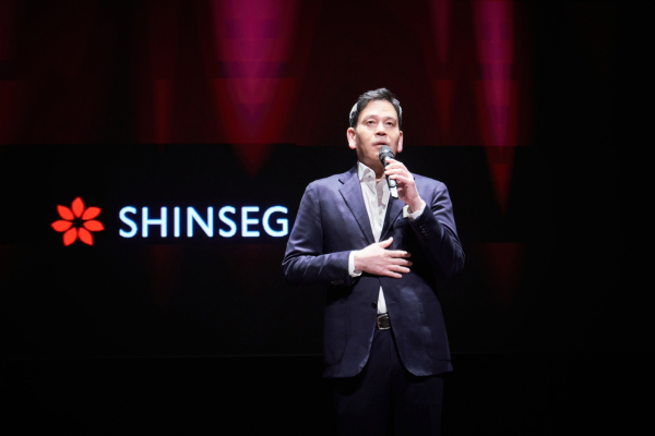 정용진 신세계그룹 회장이 '취임 1주년'을 맞아 “성장 본격 재개”를 선언했다./사진=신세계그룹<br>