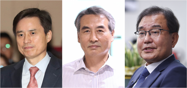 이재명 정부 1호 법률인 내란·김건희·순직해병 특검법이 시행되면서 3개 특별검사팀이 동시에 닻을 올렸다. 조은석·민중기·이명현 특검도 임명 이튿날인 13일 곧바로 포부를 밝히며 본격적인 특검팀 구성에 착수했다.2017년 8월 서울 서초구 중앙지검에서 열린 취임식에 입장하는 내란 특검 조은석 전 서울고검장 자료, 이날(13일) 서울 서초동 사무실에서 각각 업무 중인 김건희 특검 민중기 전 서울중앙지법원장(가운데), 순직 해병 특검 이명현 전 국방부 검찰단 고등검찰부장. /사진=연합뉴스