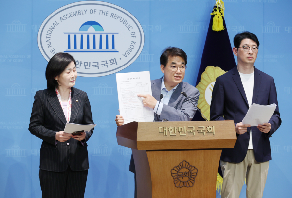 22일 서울 여의도 국회 소통관에서 국민의힘 국무총리 인사청문특위 위원인 김희정(왼쪽부터), 배준영, 주진우 의원이 기자회견을 하고 있다. /사진=연합뉴스