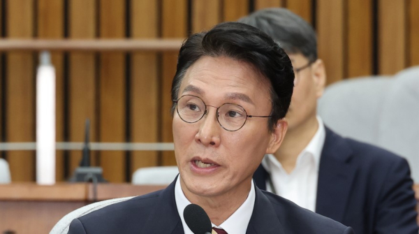 김민석 국무총리 후보자가 25일 서울 여의도 국회에서 열린 인사청문회에서 의원질의에 답변하고 있다. /사진=연합뉴스