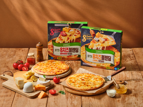 8가지 치즈를 가장 맛있는 조합으로 담은 '8치즈블렌딩 치즈피자'./사진=풀무원