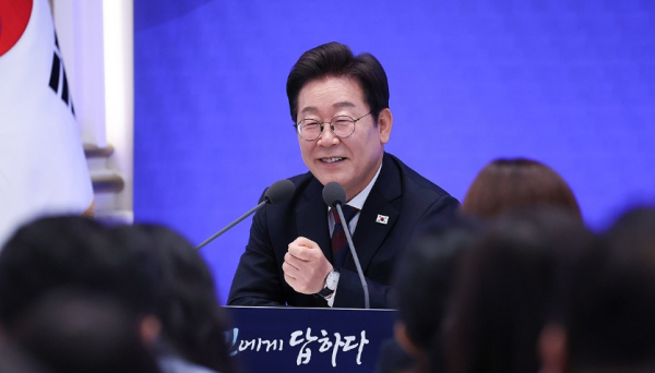 이재명 대통령이 3일 청와대 영빈관에서 열린 '대통령의 30일, 언론이 묻고 국민에게 답하다' 기자회견에서 발언하고 있다 / 사진= 연합뉴스