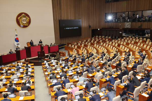 3일 국회 본회의에서 국민의힘 의원들이 불참한 가운데 김민석 국무총리 후보자 임명동의안이 상정되고 있다. /사진=연합뉴스