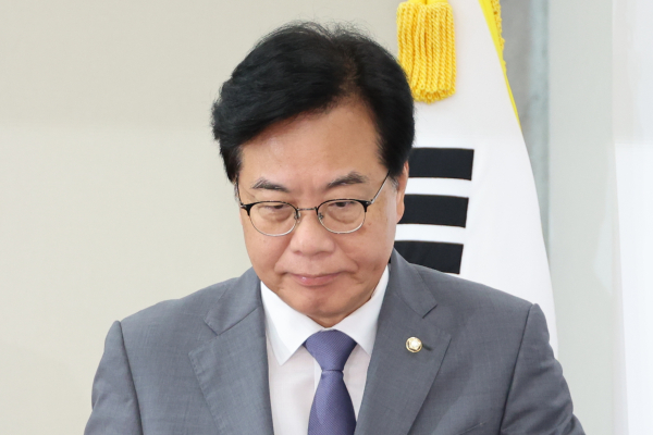 국민의힘 송언석 비대위원장 겸 원내대표가 10일 서울 여의도 국회에서 열린 비상대책위원회의에 참석하고 있다. /사진=연합뉴스