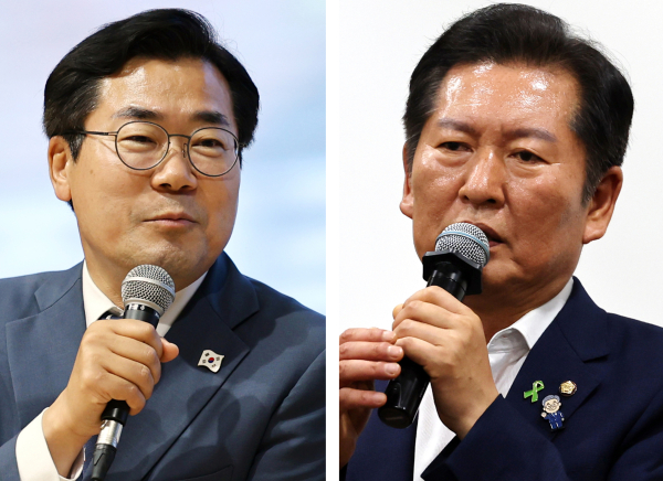 더불어민주당 당 대표 선거에 출마한 정청래 의원(오른쪽)과 박찬대 의원은 주말 지역 당원들과 만나 본격적인 표심 잡기에 나섰다. 지난 5일 전주대학교에서 열린 토크콘서트에 참석한 박찬대 의원(왼쪽)과 6일 광주 김대중컨벤션 센터에서 열린 '국민이 지키는 나라' 북콘서트에 참석한 정청래 의원. /사진=연합뉴스
