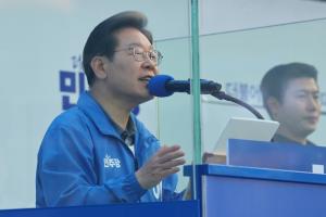 이재명 “집무실, 용산 가는 게 맞다···수리하고 청와대 갈 것”