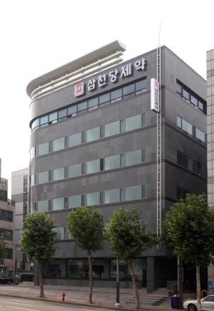 윤대인 삼천당제약 회장, 지분 대부분 장녀 부부에 증여