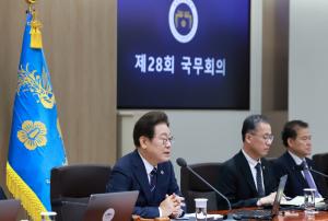 이 대통령, 부동산 폭등에 처음 입 열었다...주식투자 유도로 집값 잡힐까?
