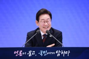 이재명 대통령, 취임 한 달 첫 기자회견①...질문 연출 없이 무작위 추첨 '자신감'