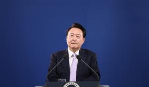 [윤석열 구속영장 충격 장면 6] 계엄선포문 파쇄, 총기로 위력 경호…국가 시스템이 무너졌다