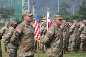 전 美 국방 고문 “주한미군 병력 감축해 1만명만 남겨야”