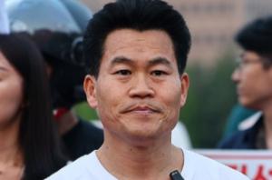 '극우' 전한길, 국민의힘 '몰래' 입당...길 잃고 헤매는 야당의 쇄신
