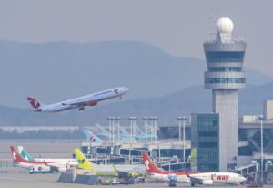 아시아나 제외한 모든 항공사 직원 늘었다…인건비 부담에 ‘울상’